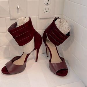 Burgundy sandals in size 39.